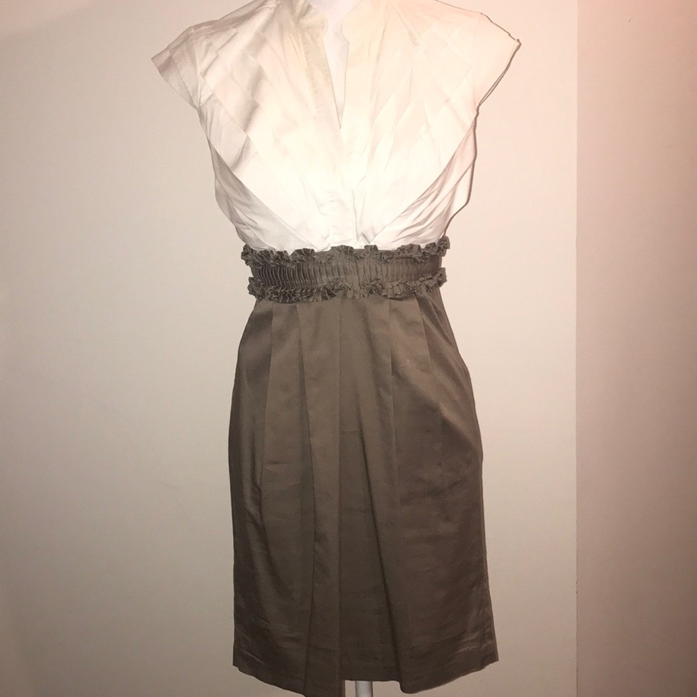 Sleeveless dress